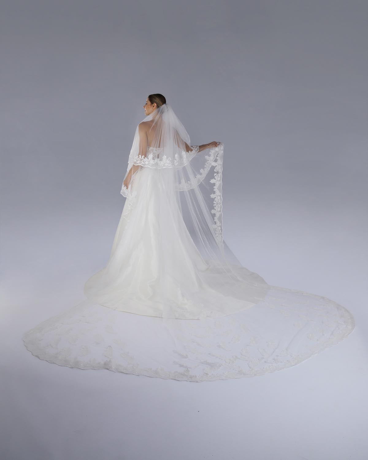 Mantilha Noiva Longa Renda Seda Arabesco Malene Esposar