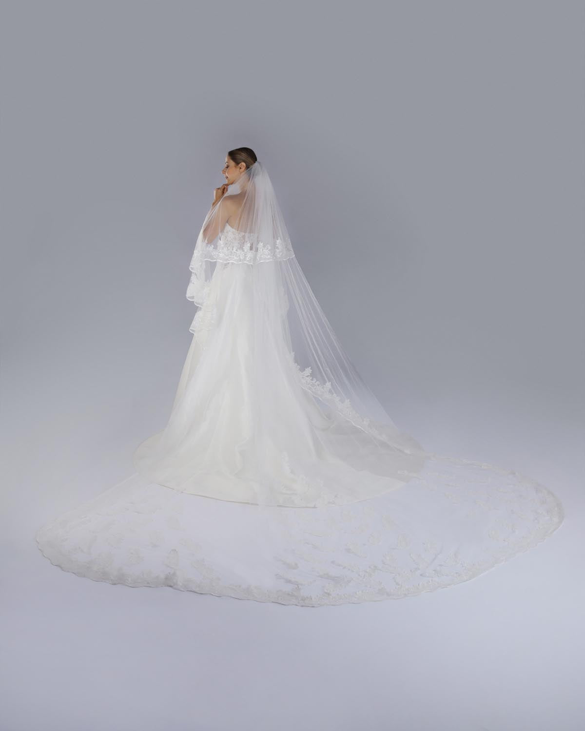 Mantilha Noiva Longa Renda Seda Arabesco Malene Esposar