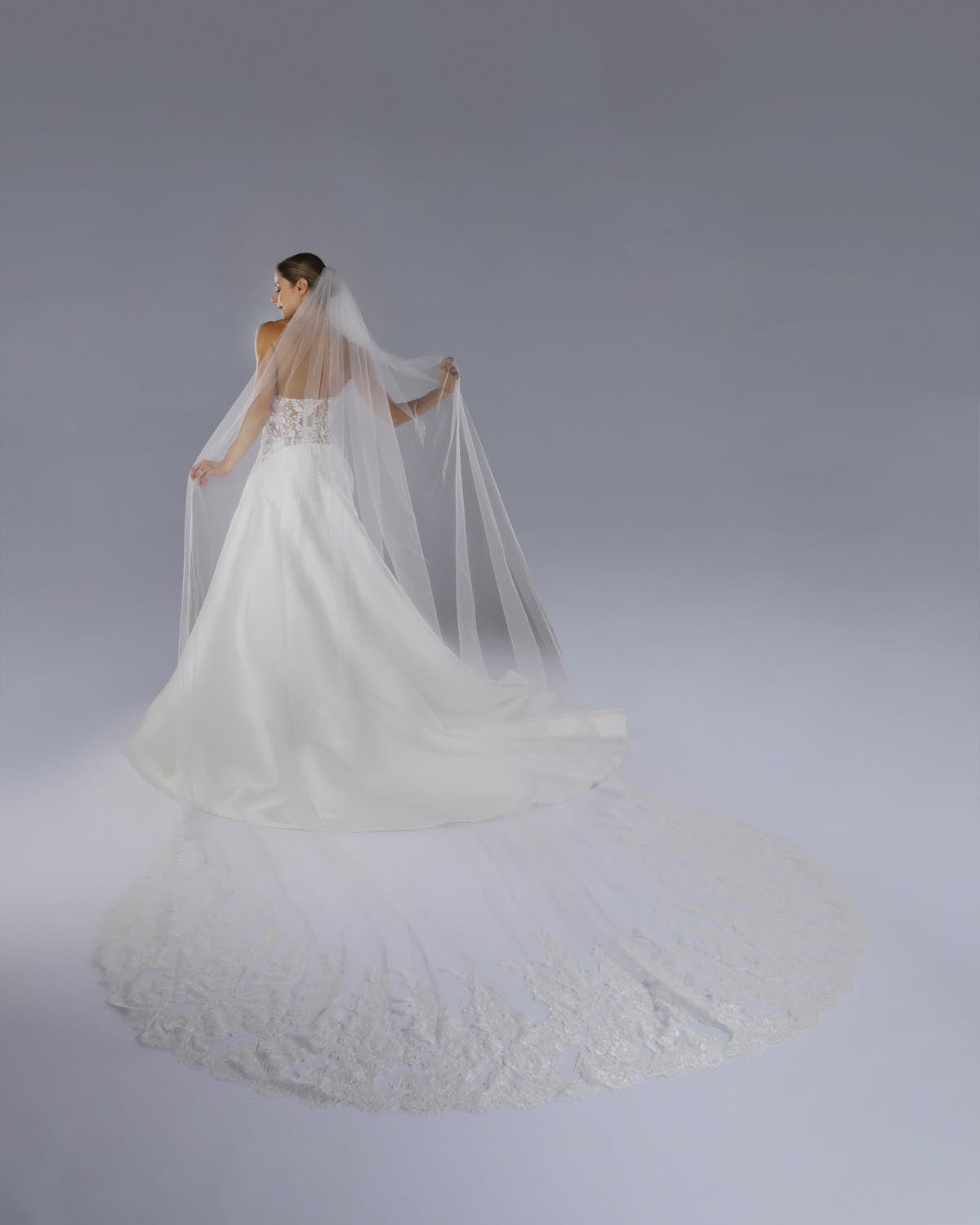 Mantilha Noiva Longa Renda Chantilly Priscila Esposar