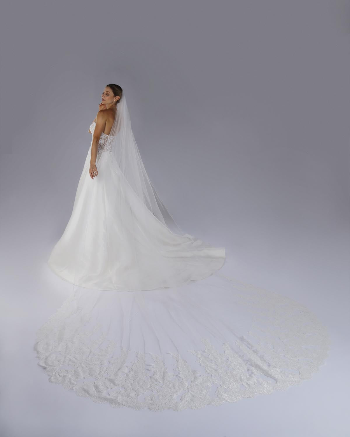 Mantilha Noiva Longa Renda Chantilly Priscila Esposar