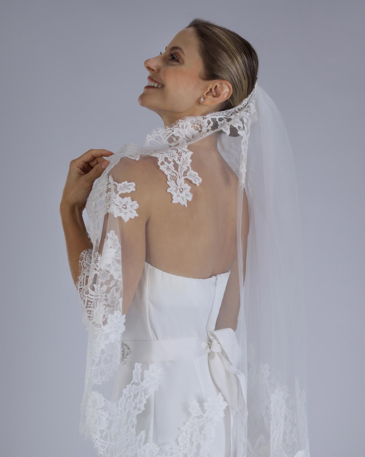 Mantilha Noiva Média Tule Renda Chantilly Francesca Esposar