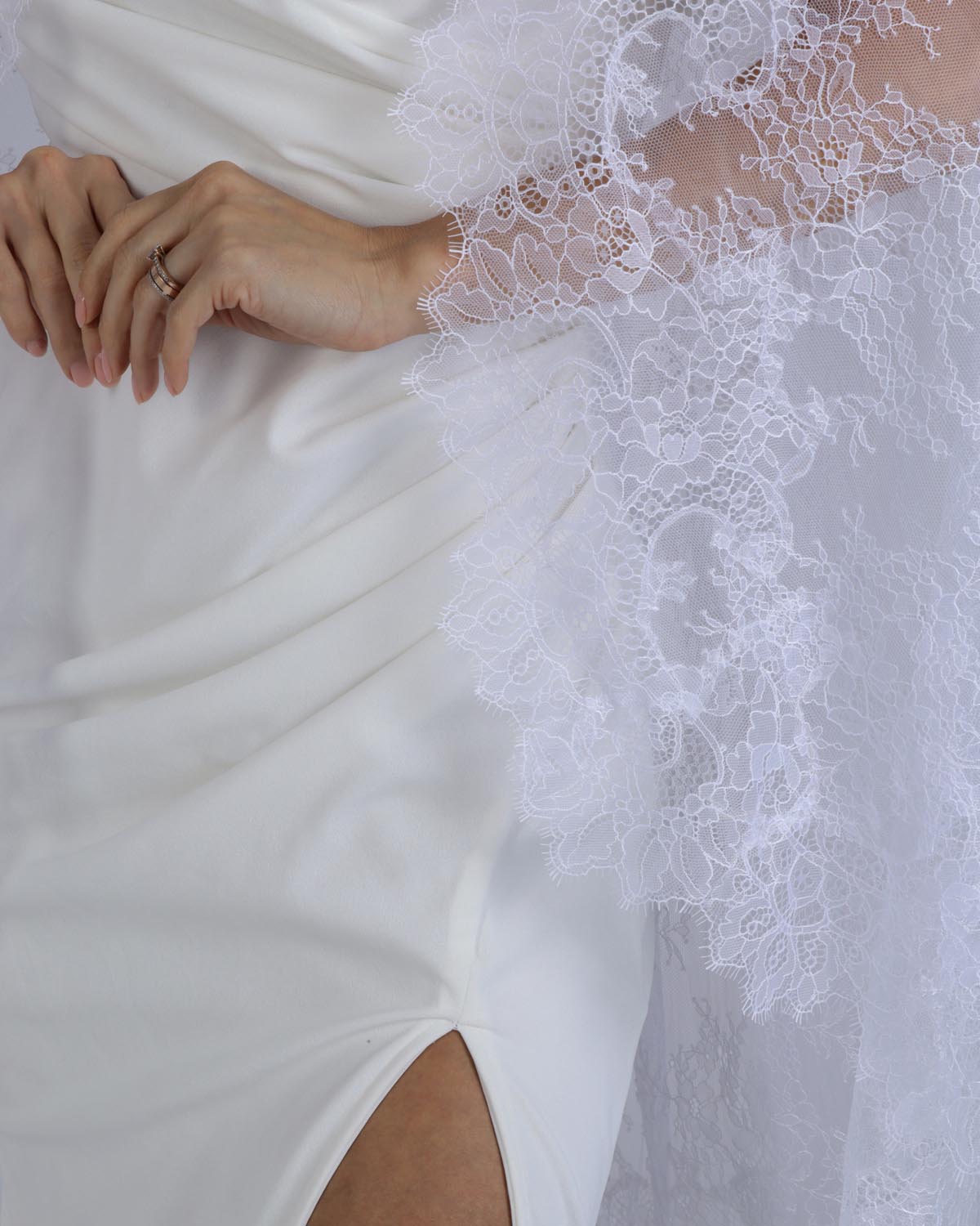 Mantilha Noiva Média Renda Chantilly Romana Esposar