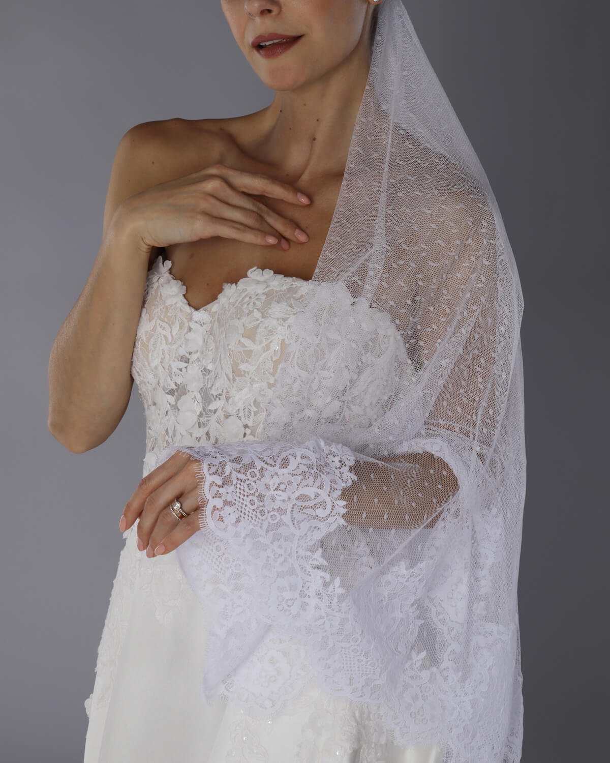 Mantilha Noiva Longa Paola Tule Renda Chantilly Branca Esposar