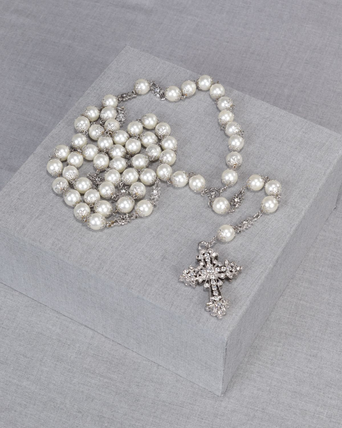 Terço de Noiva Pérolas e Zirconias Esposar