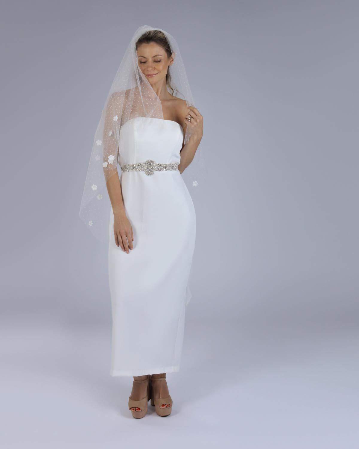 Véu Noiva Médio Tule 3D Pérolas Clarice Esposar