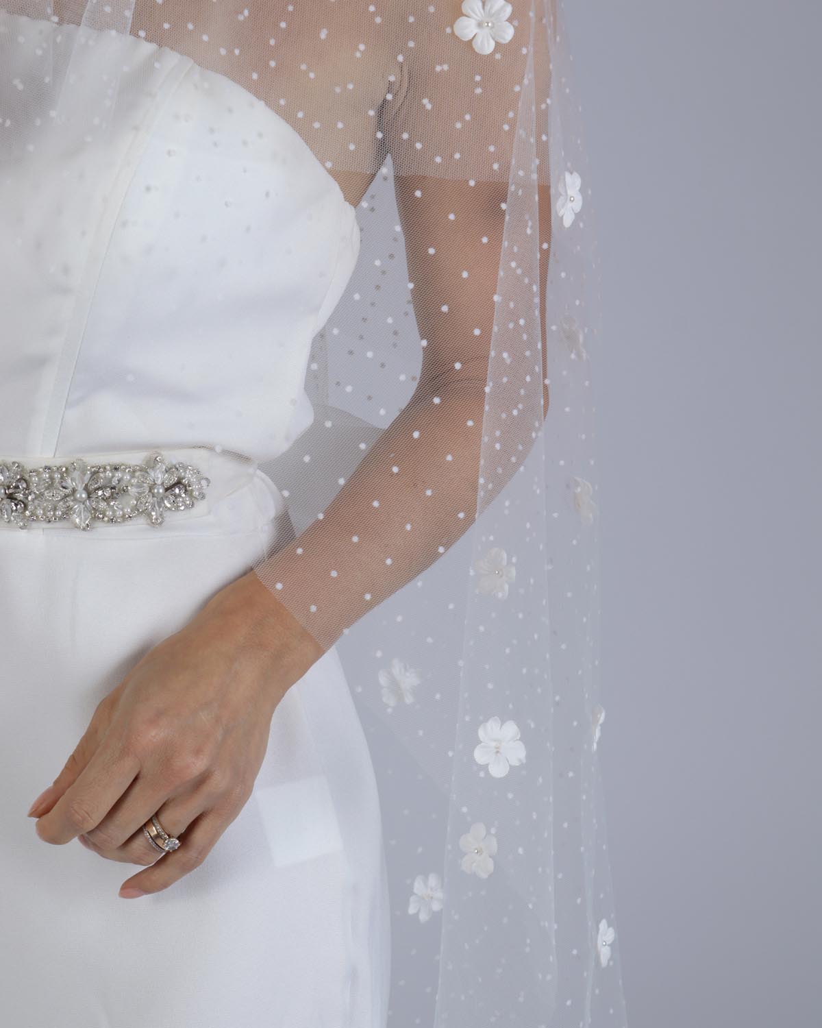 Véu Noiva Médio Tule 3D Pérolas Clarice Esposar