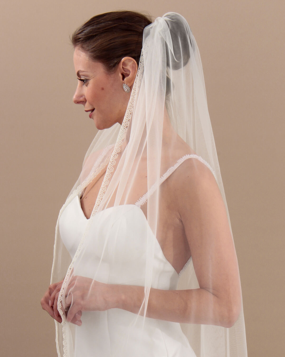 Véu de Noiva Longo Adrien Tule Seda Mince Off White Esposar
