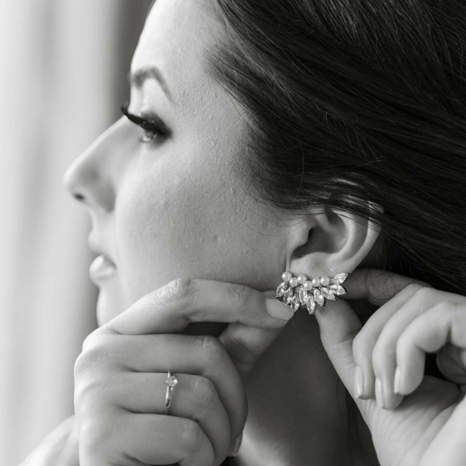 Brinco Ear Cuff de Noiva e Festa Carol Pérolas Ateliê Bride