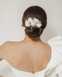 Pente em Rosas na Organza e Gazar de Seda Off White Matilde Duas Damas Noivas