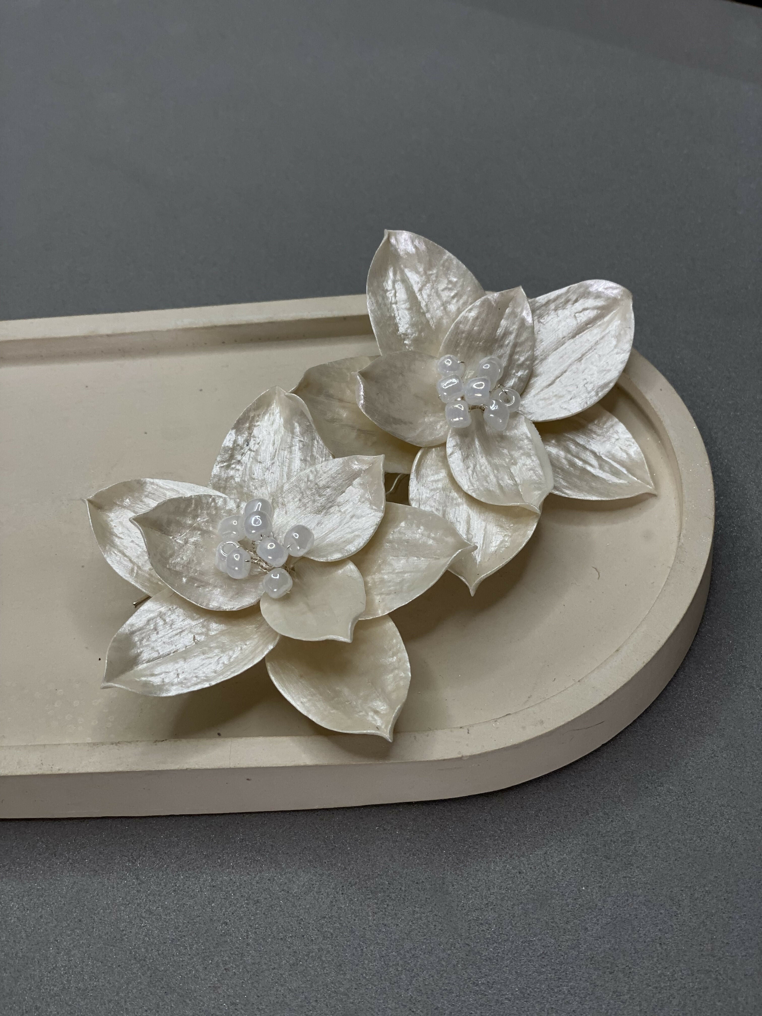Par de Flores Porcelana Para Noivas Fiancee