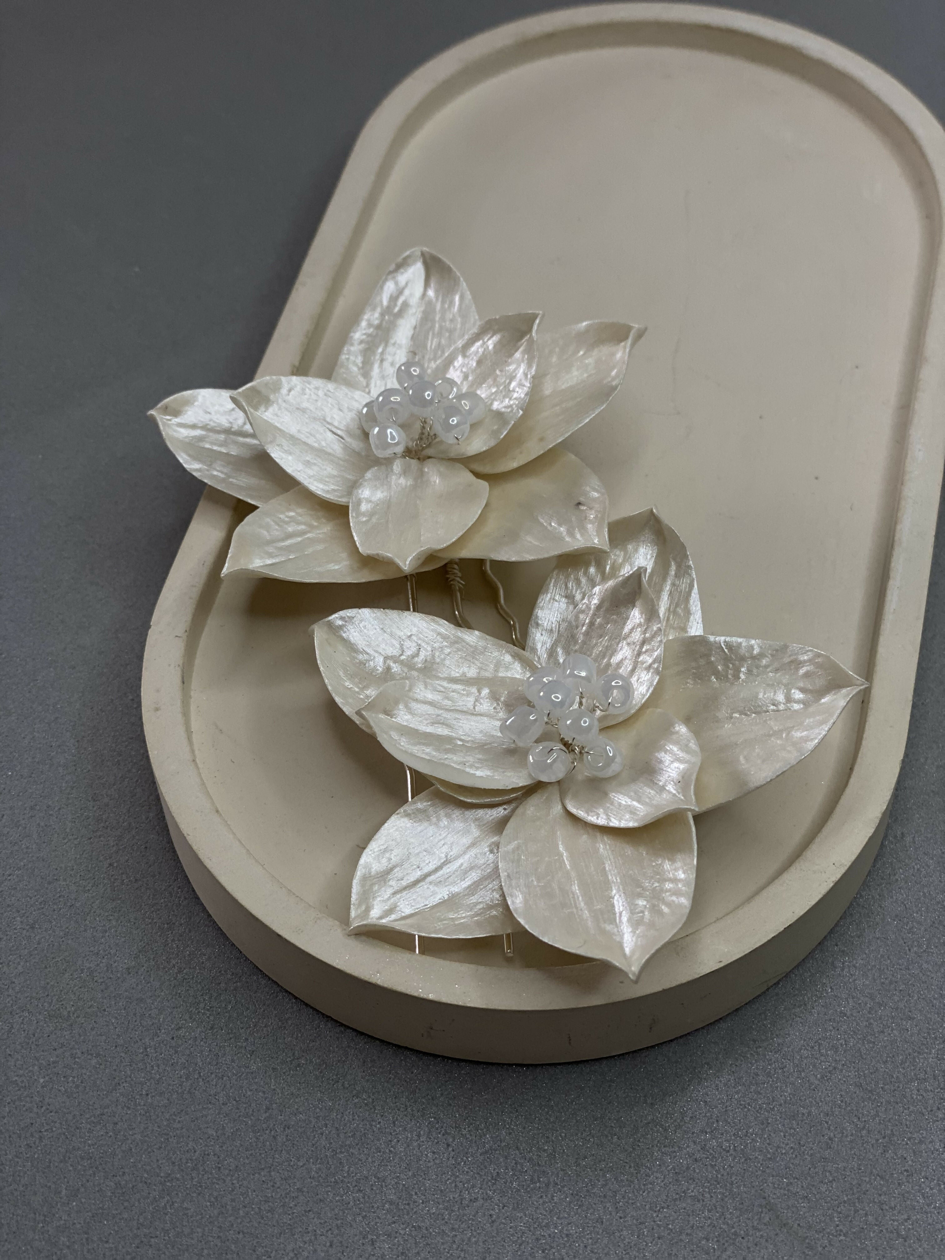 Par de Flores Porcelana Para Noivas Fiancee