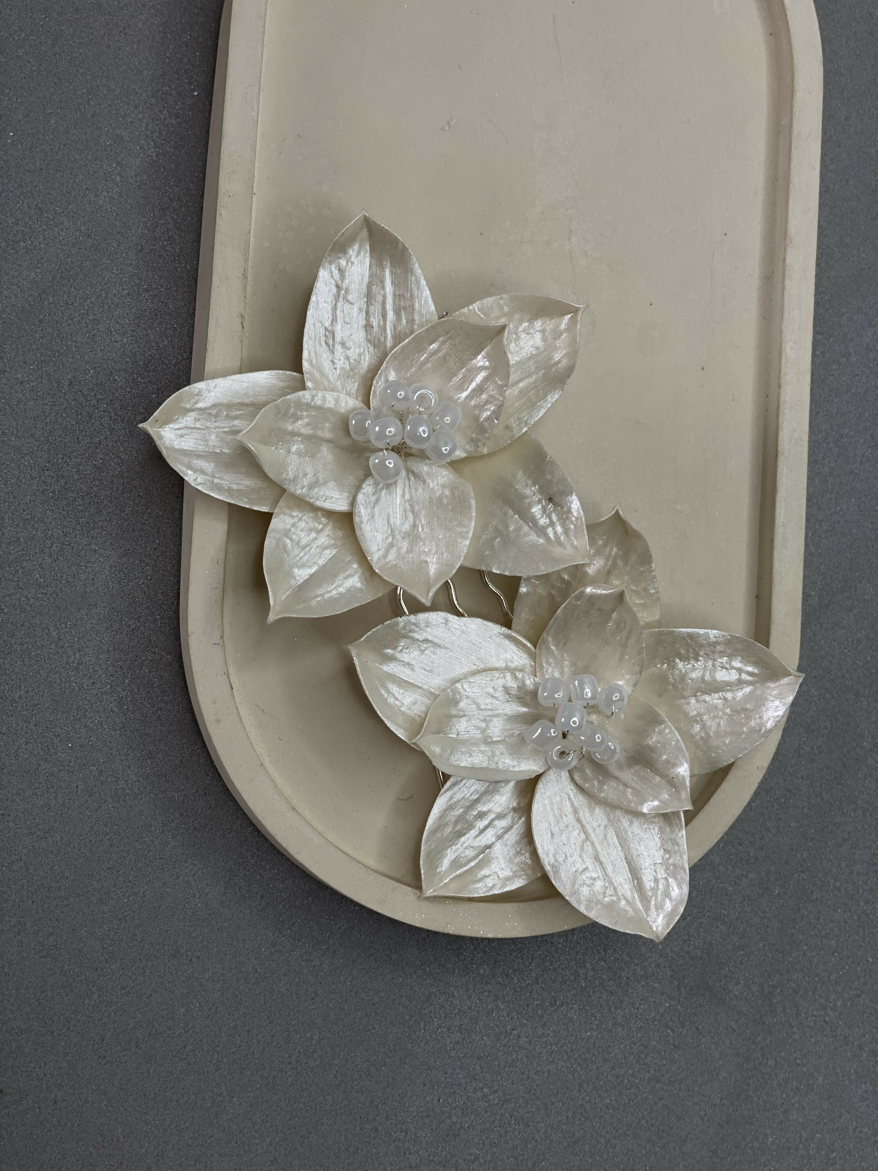 Par de Flores Porcelana Para Noivas Fiancee