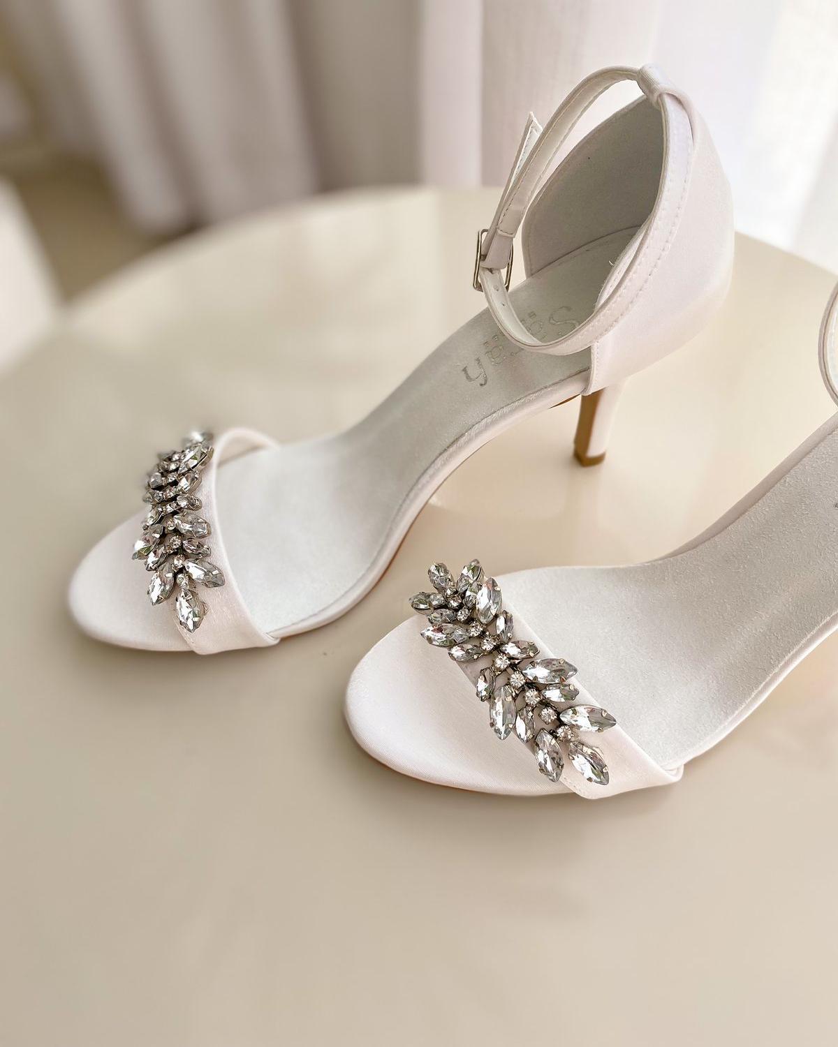 Sandália de Noiva Gisele Pedraria Sara Bride