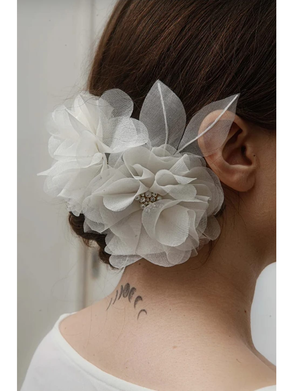 Grinalda de Noiva Kiri  Flor Organza Jomara Cid Chapelaria