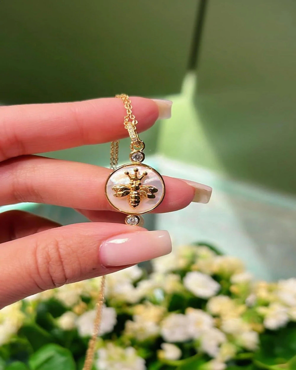 Colar Bug Madrepérola Adriana Leite Jóias