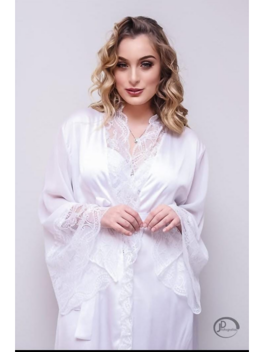 Robe de Noiva Chantily Curto Ateliê Mayra Bueno