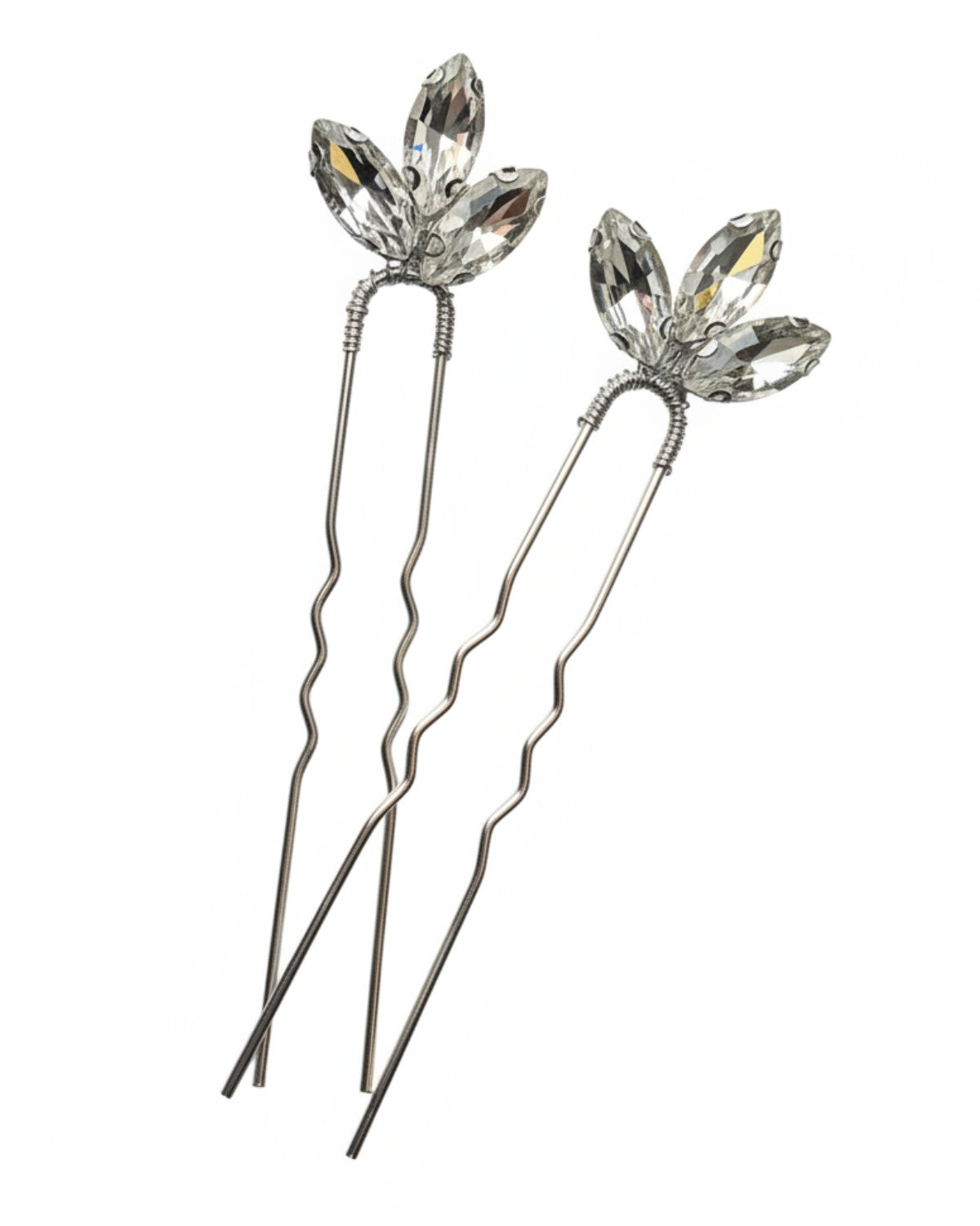 Par de Grampos Brilliant com Cristais Navete Prateado Narcisa Acessórios