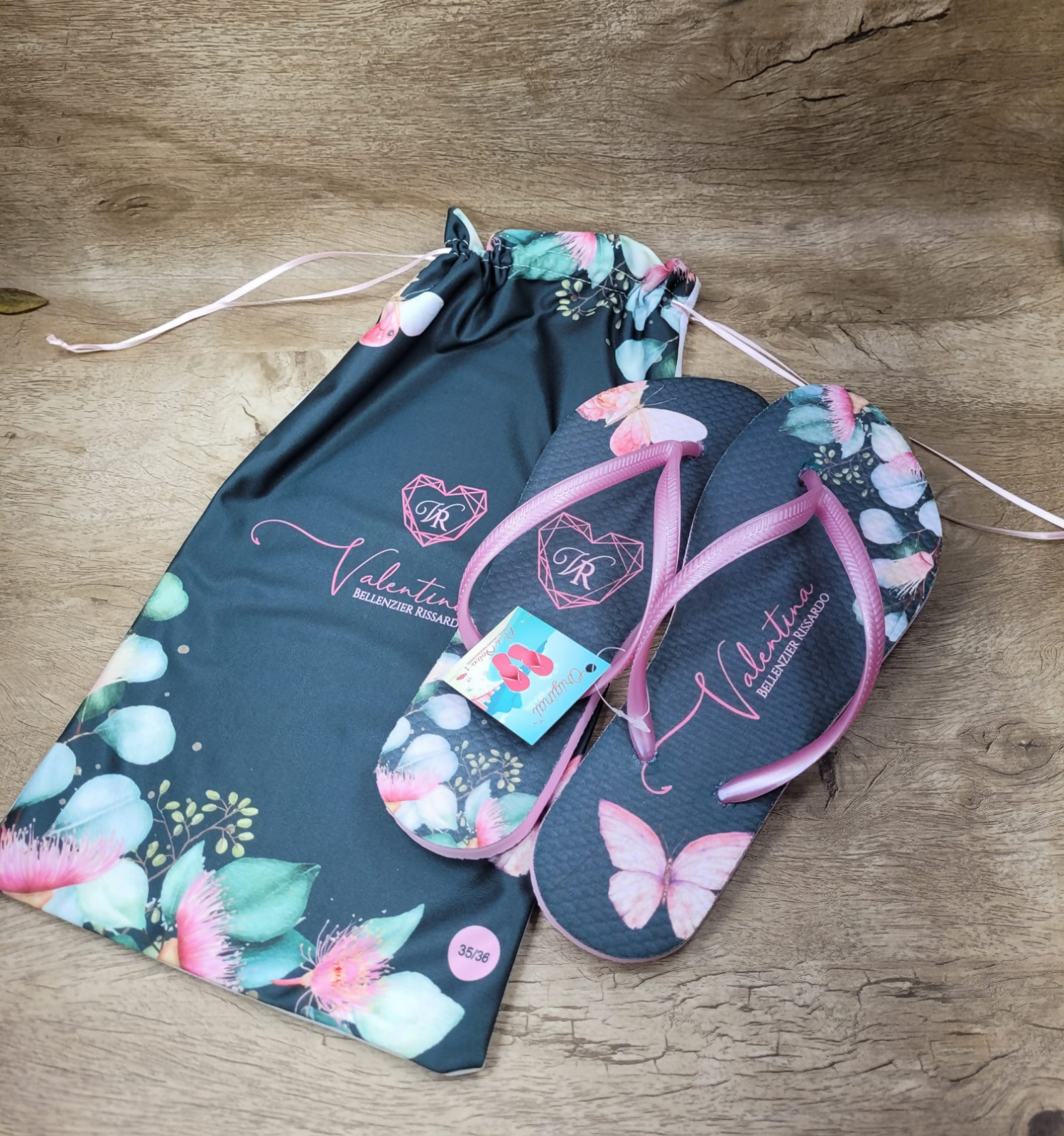 Kit 30 Chinelos com Saquinhos Personalizados Pé de Noiva