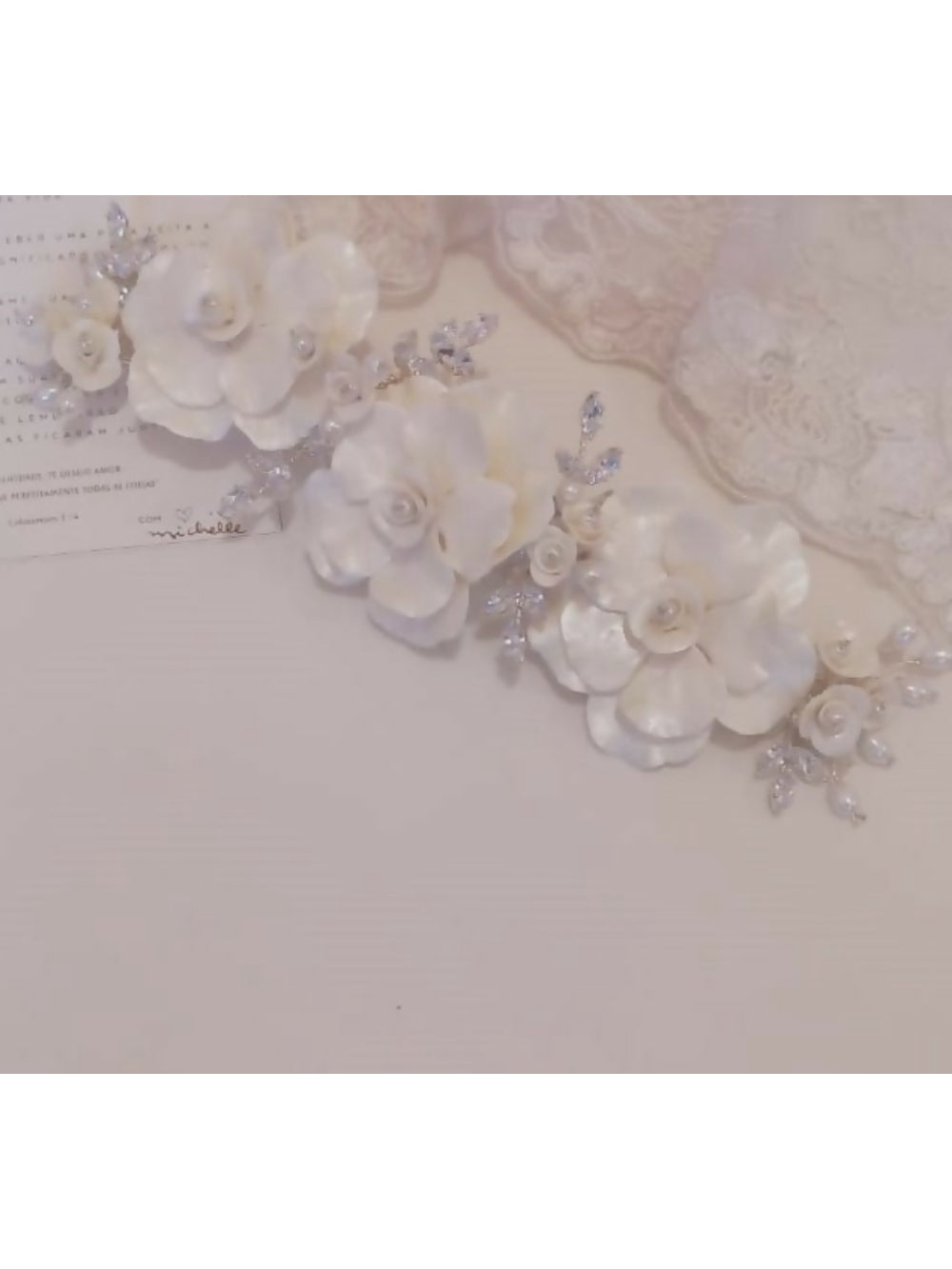 Arranjo de cabelo noiva Evellin Minelli Atelier
