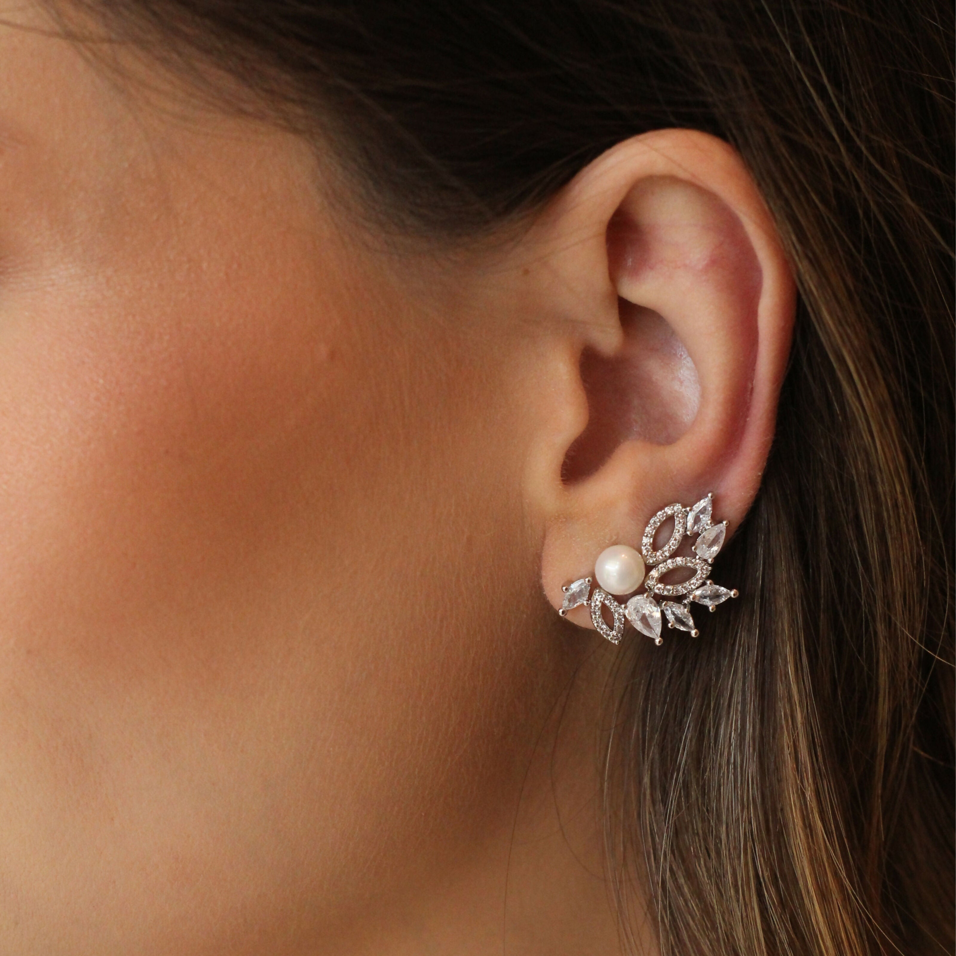 Brinco Ear Cuff de Noiva e Festa Pérola Ateliê Bride