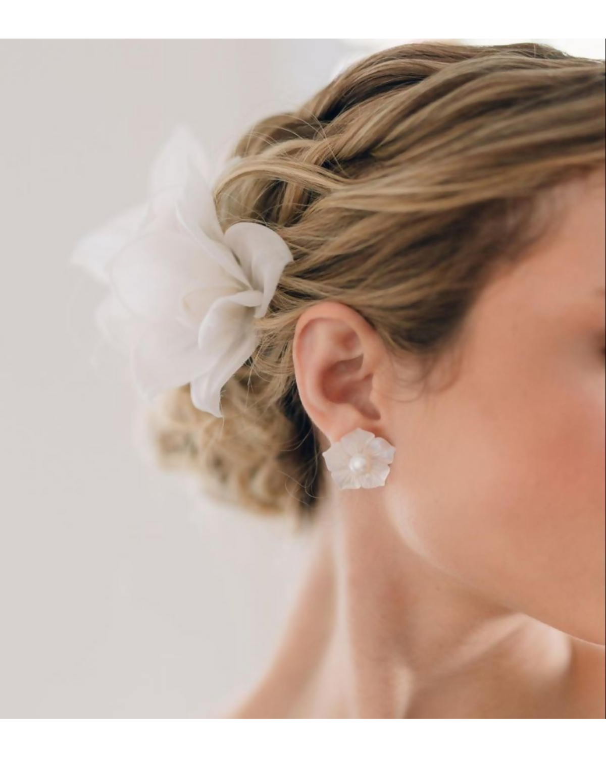 Brinco para Noiva Banhado Ouro Madrepérola Alessandra Cazzaro