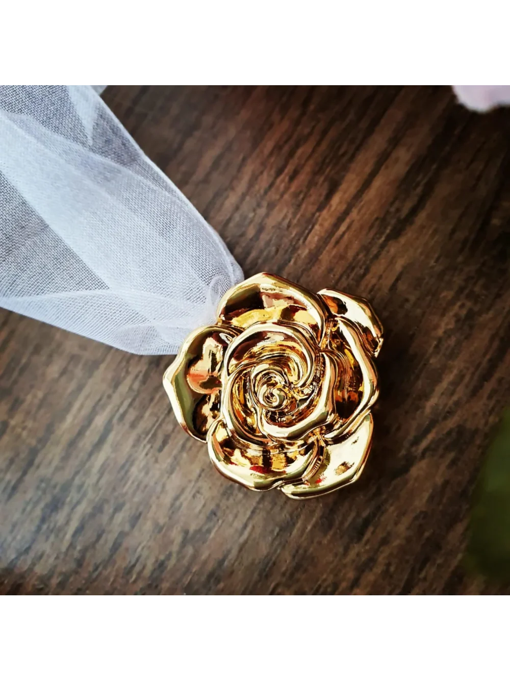 Relicário Buquê Dourado Atelie Fiore