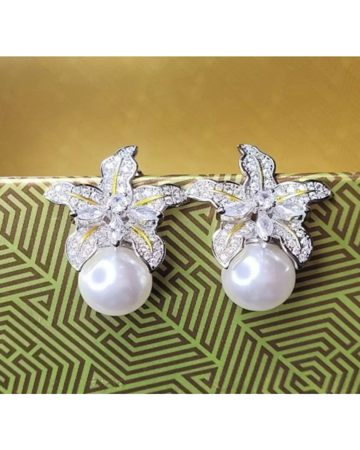 Brinco Blosson Narcisa Acessórios