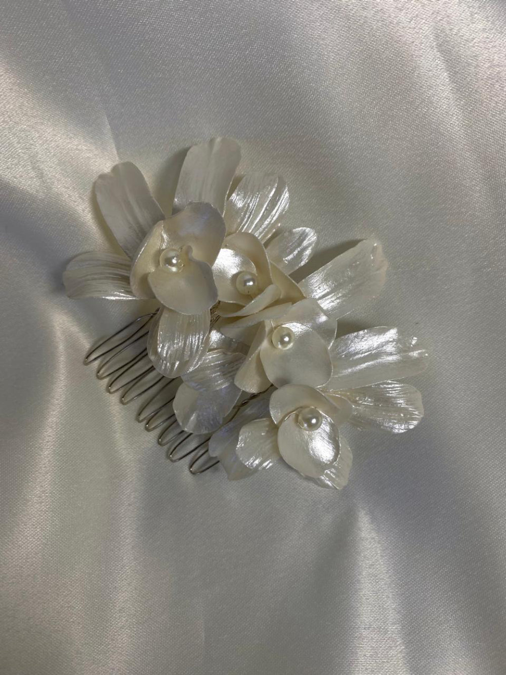 Arranjo para noivas em porcelana fria perolada Fiancée