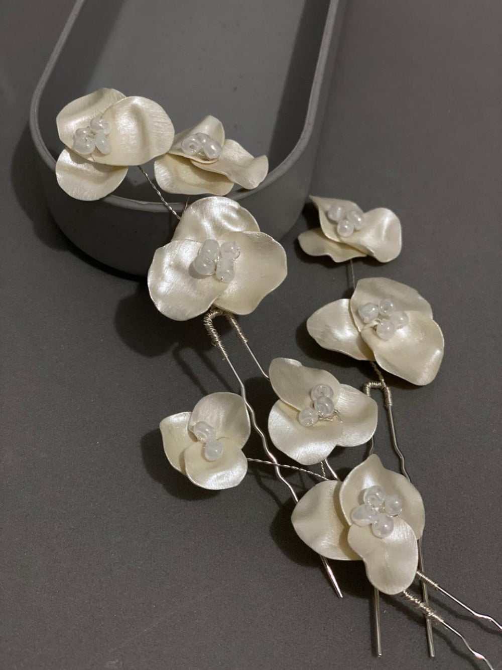 Grampos de Noiva Porcelana Perolado  Fria Fiancee