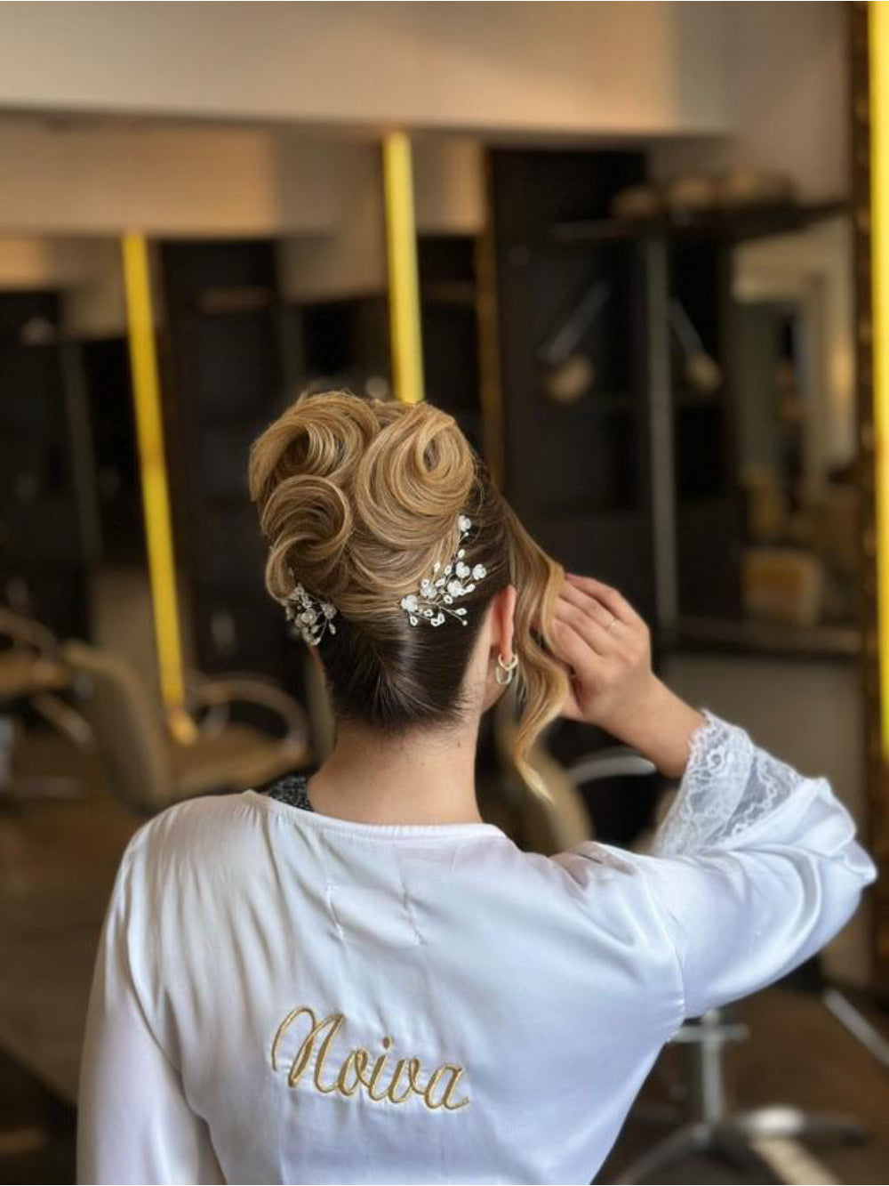 Par de ramos com florzinhas minimalistas