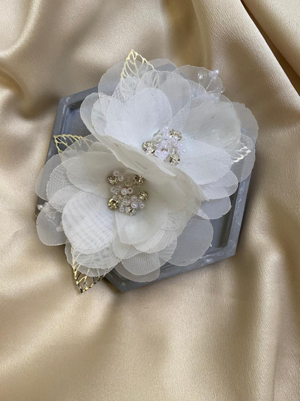 Pente floral em tecido Fiancée