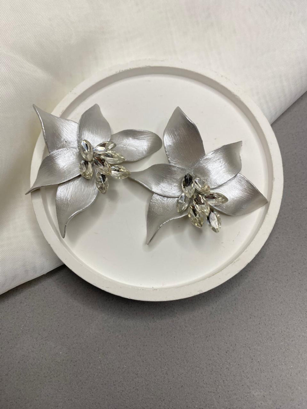 Orquídeas com miolo em pedraria Fiancee