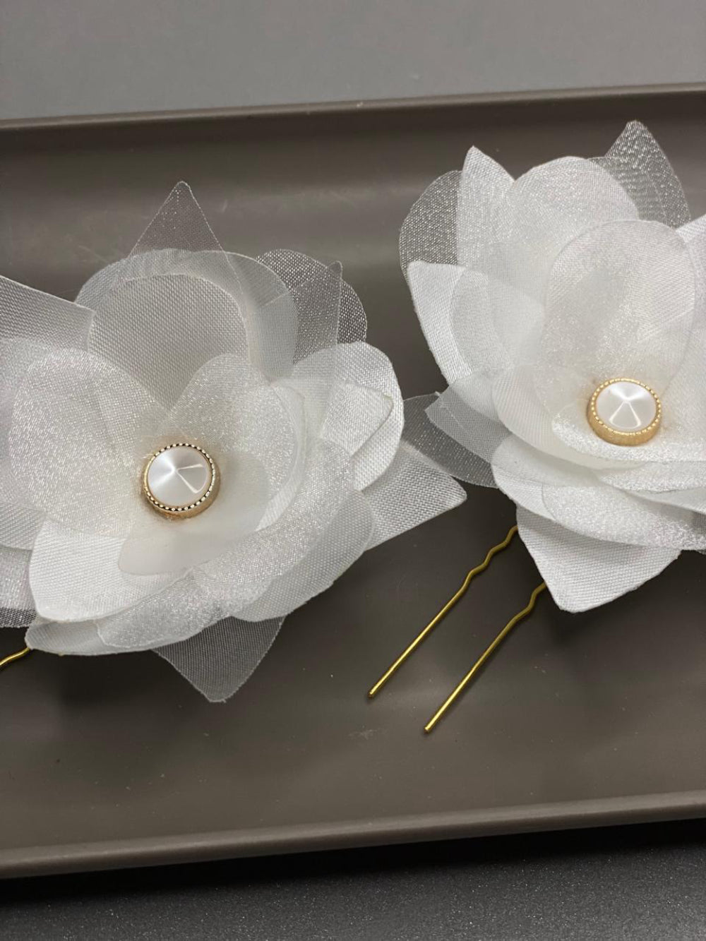 Par de flores em tecido Fiancee