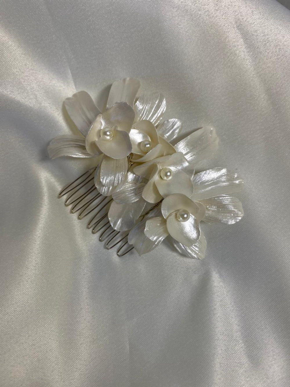 Arranjo para noivas em porcelana fria perolada Fiancée