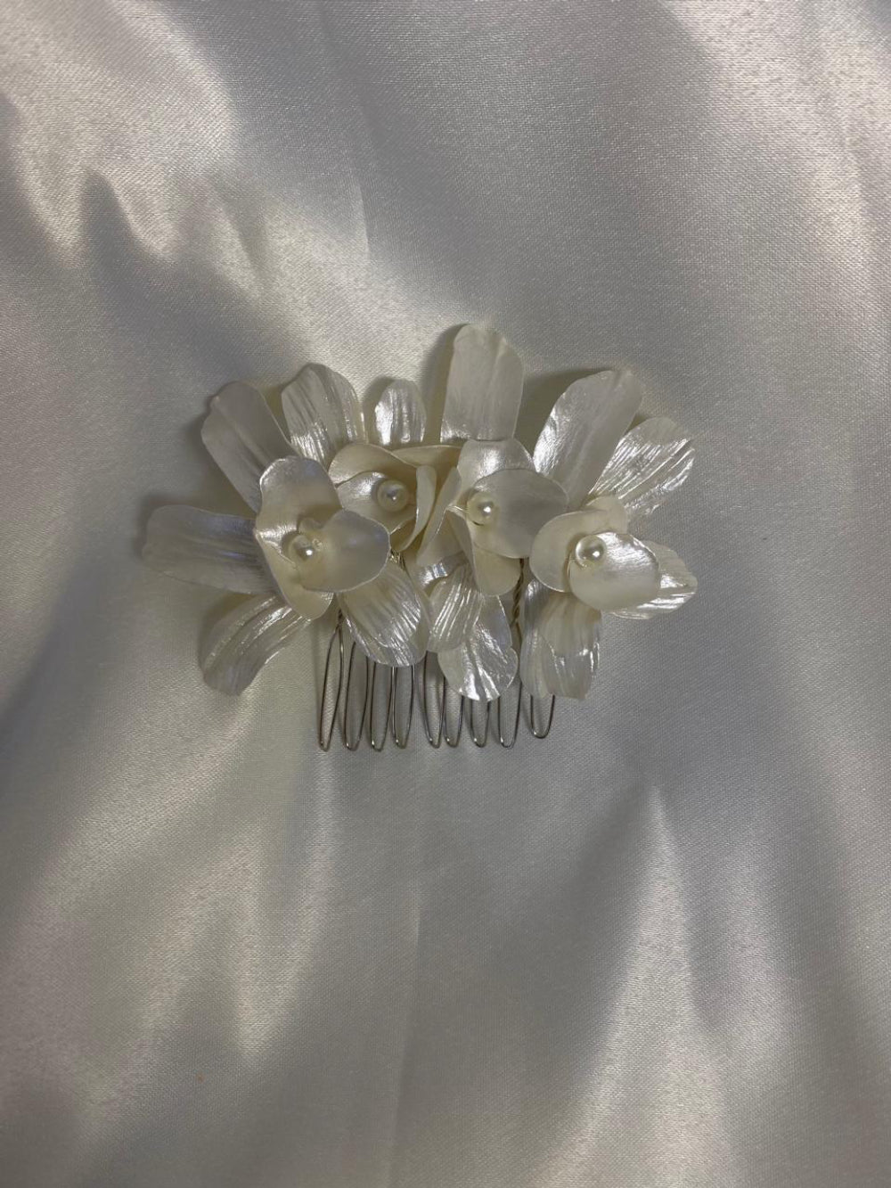 Arranjo para noivas em porcelana fria perolada Fiancée