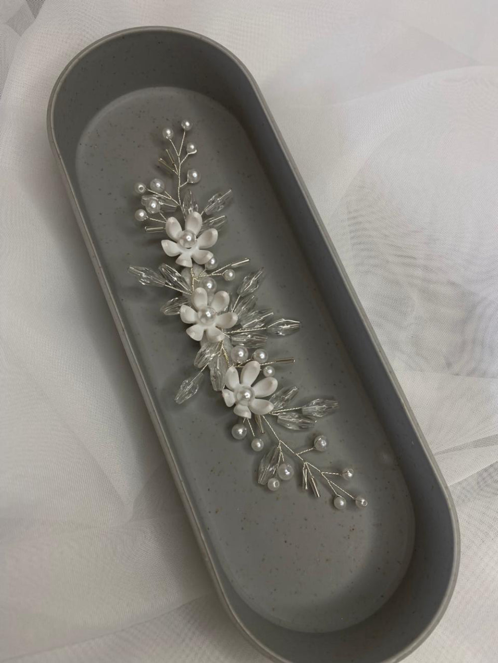 Grinalda de Noiva com Margaridas em Ramo Único Fiancée