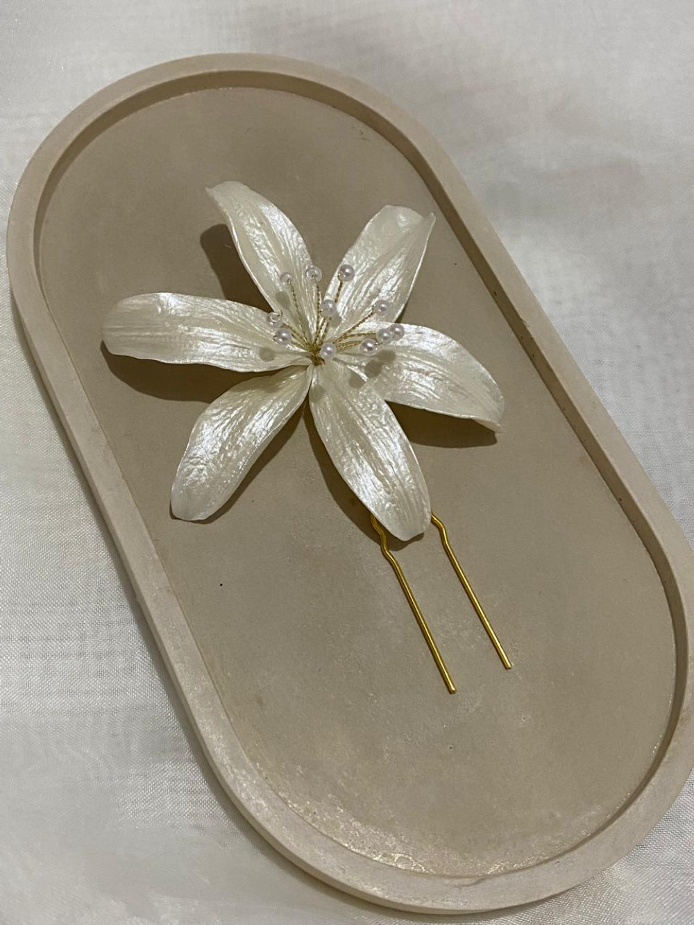 Grampo Lírio Fiancée