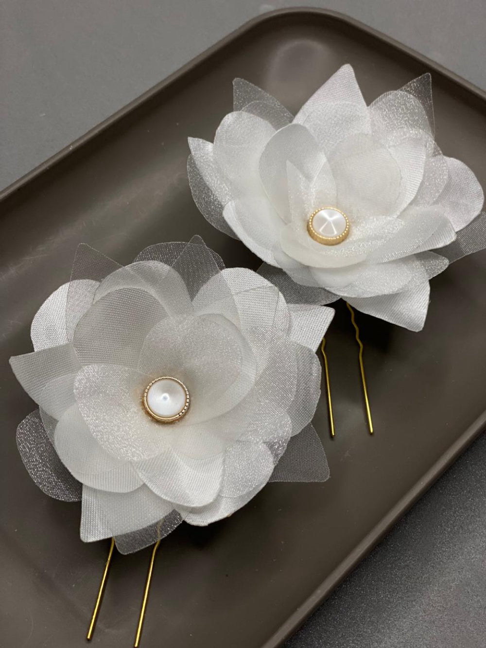 Par de flores em tecido Fiancee