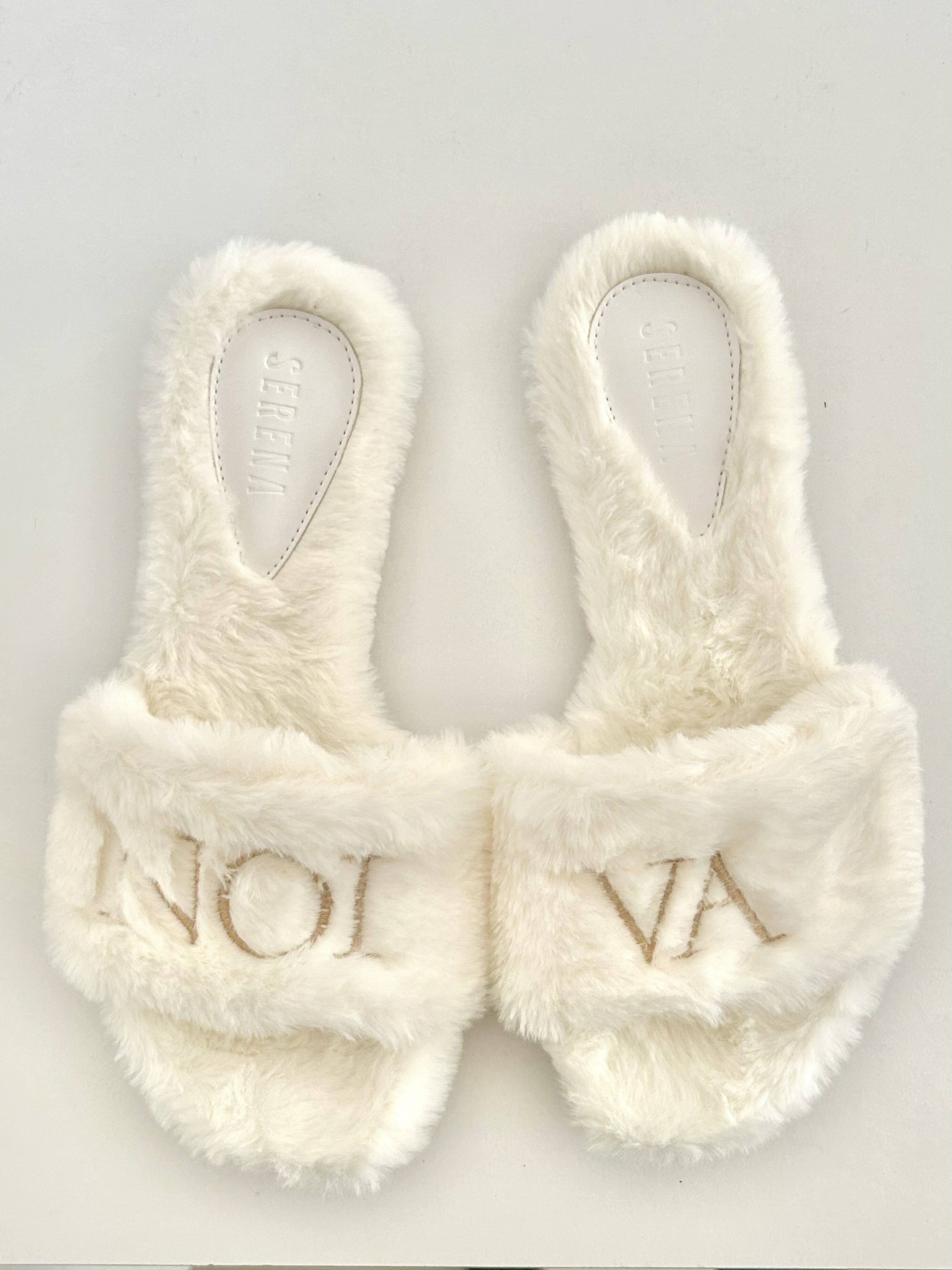 Pantufa Noiva de Pelúcia Off White Serena Wear