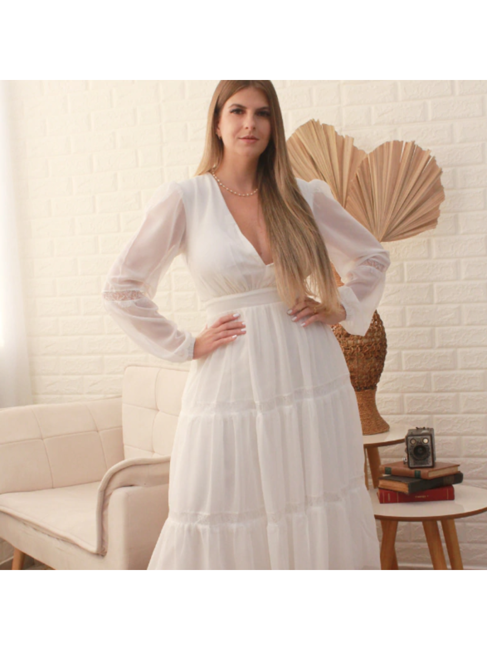 Vestido com Decote V e Mangas Longas  Midi  Off White Serena Wear