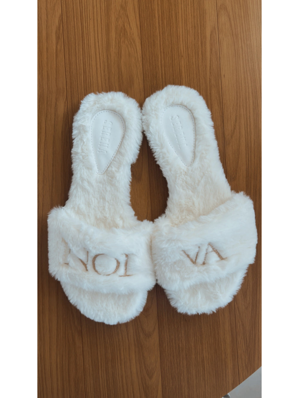 Pantufa Noiva de Pelúcia Off White Serena Wear