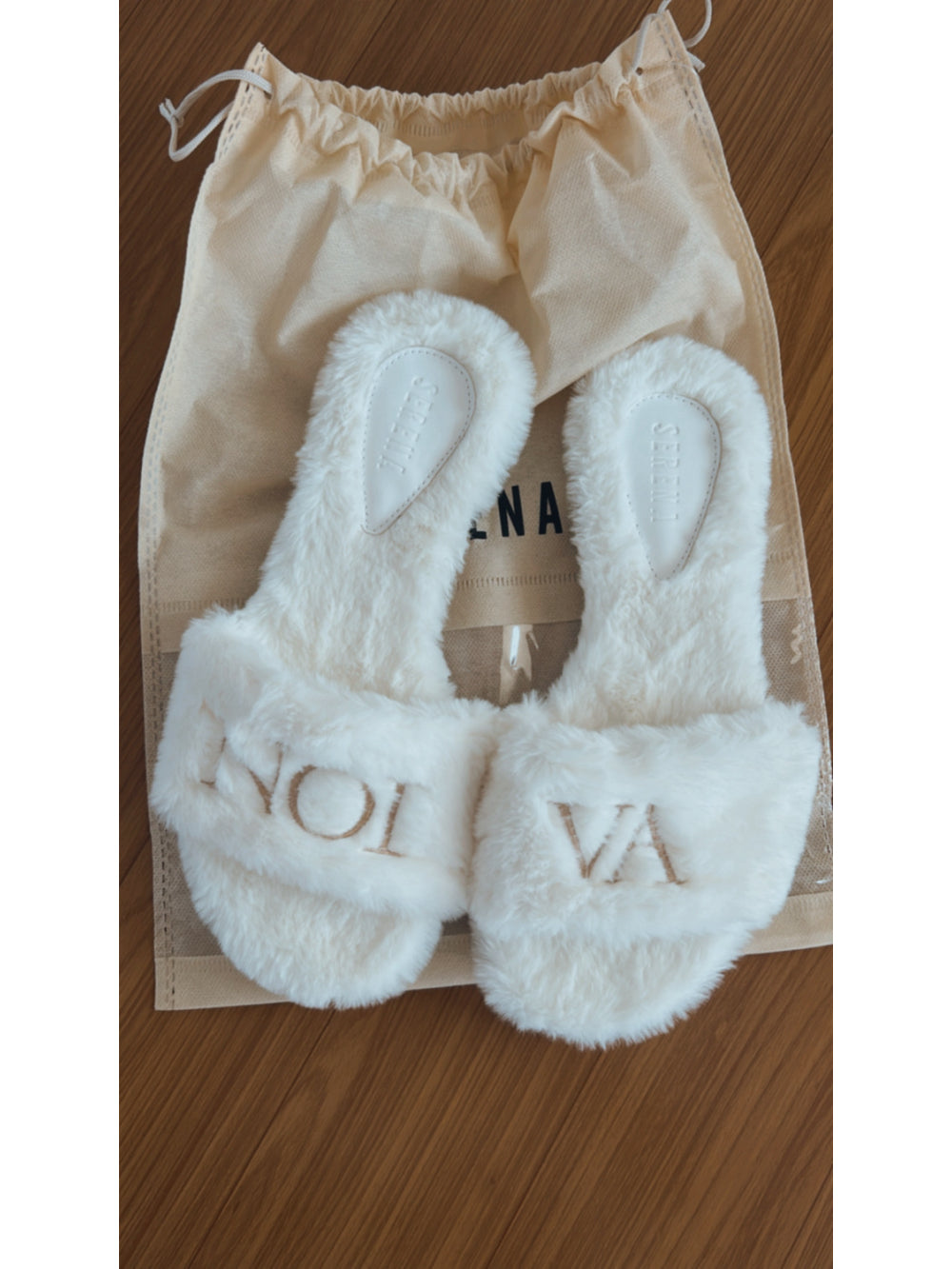 Pantufa Noiva de Pelúcia Off White Serena Wear