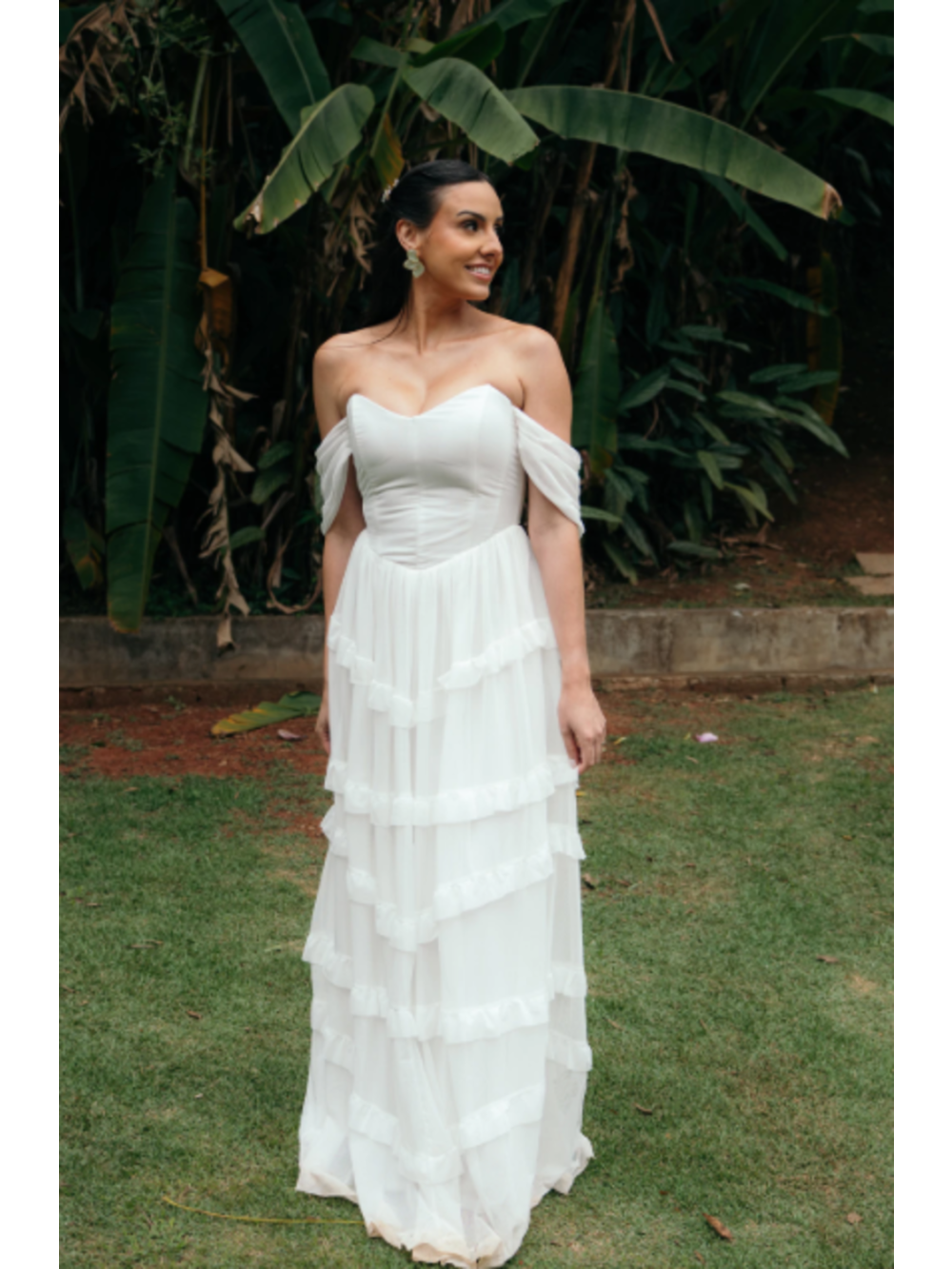 Vestido com Mangas Princesa e Saia com Babados  Off White Serena Wear