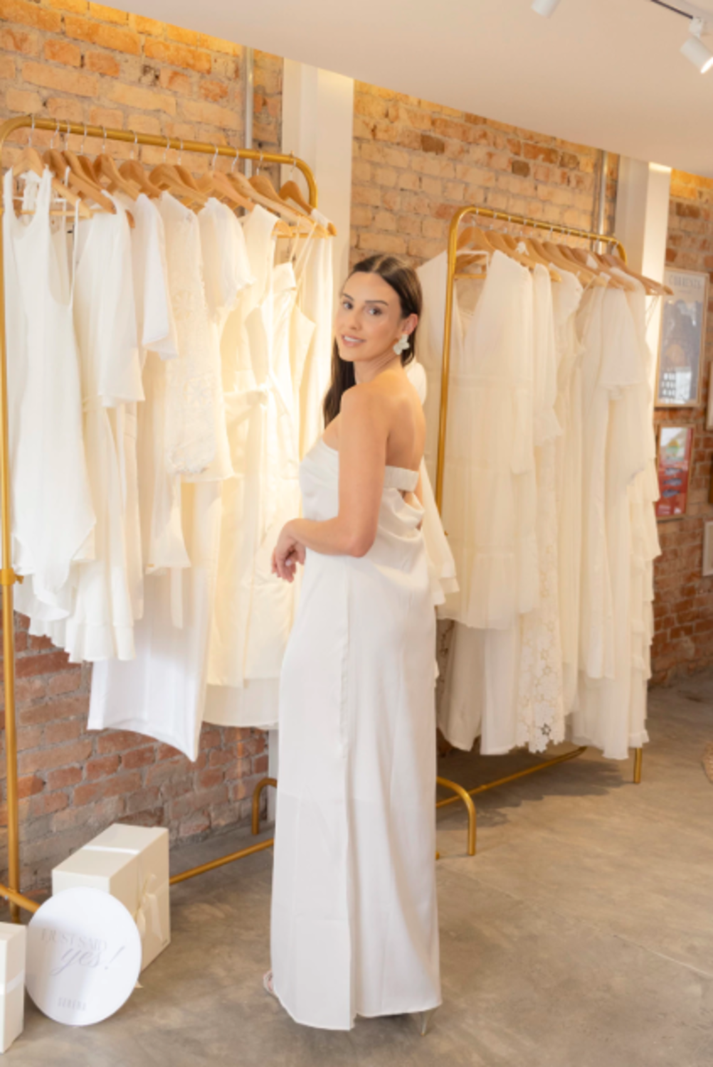 Vestido de Cetim Tomara que Caia  Midi  Branco Serena Wear