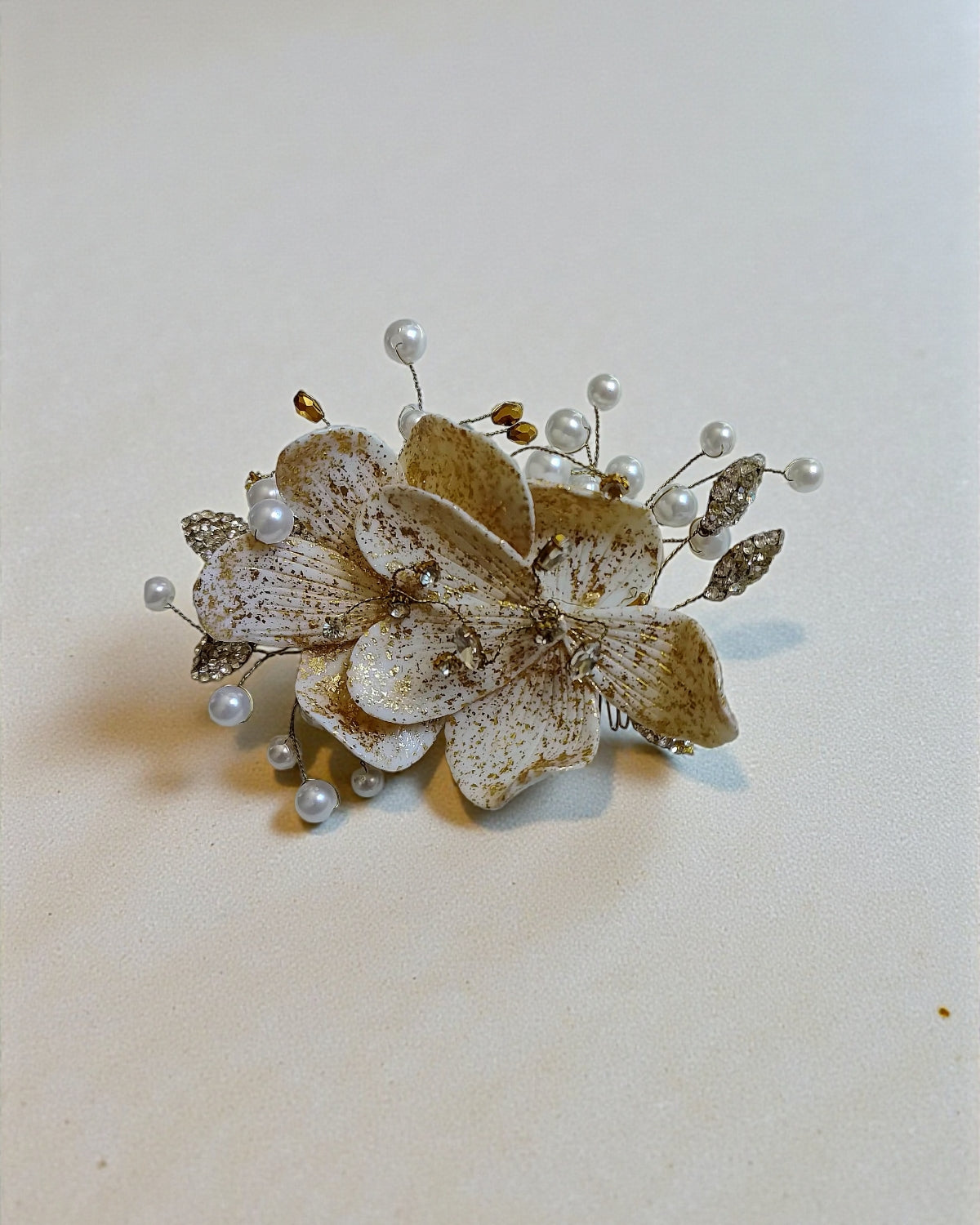 Pente Orquídea Douradas Procelana Fria Realeza Tiaras E Acessórios Para Noivas