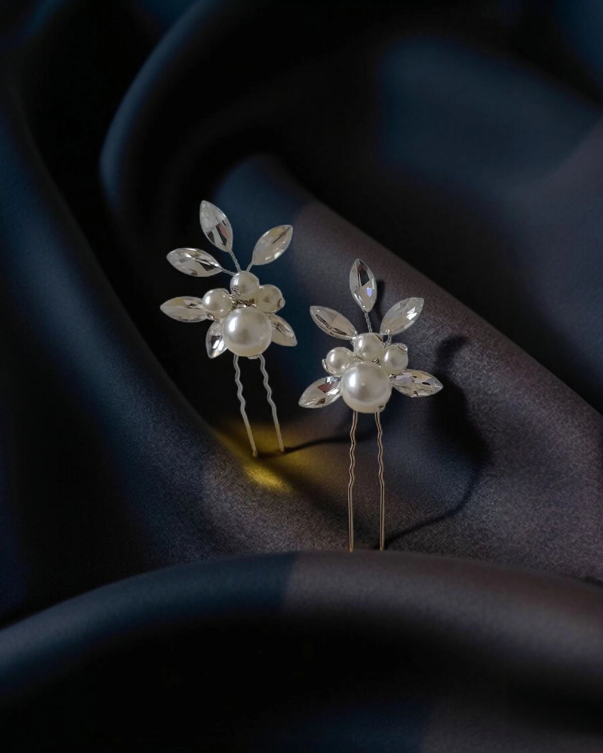 Duo Grampos Lara Pérolas e Zircônias Realeza Acessórios